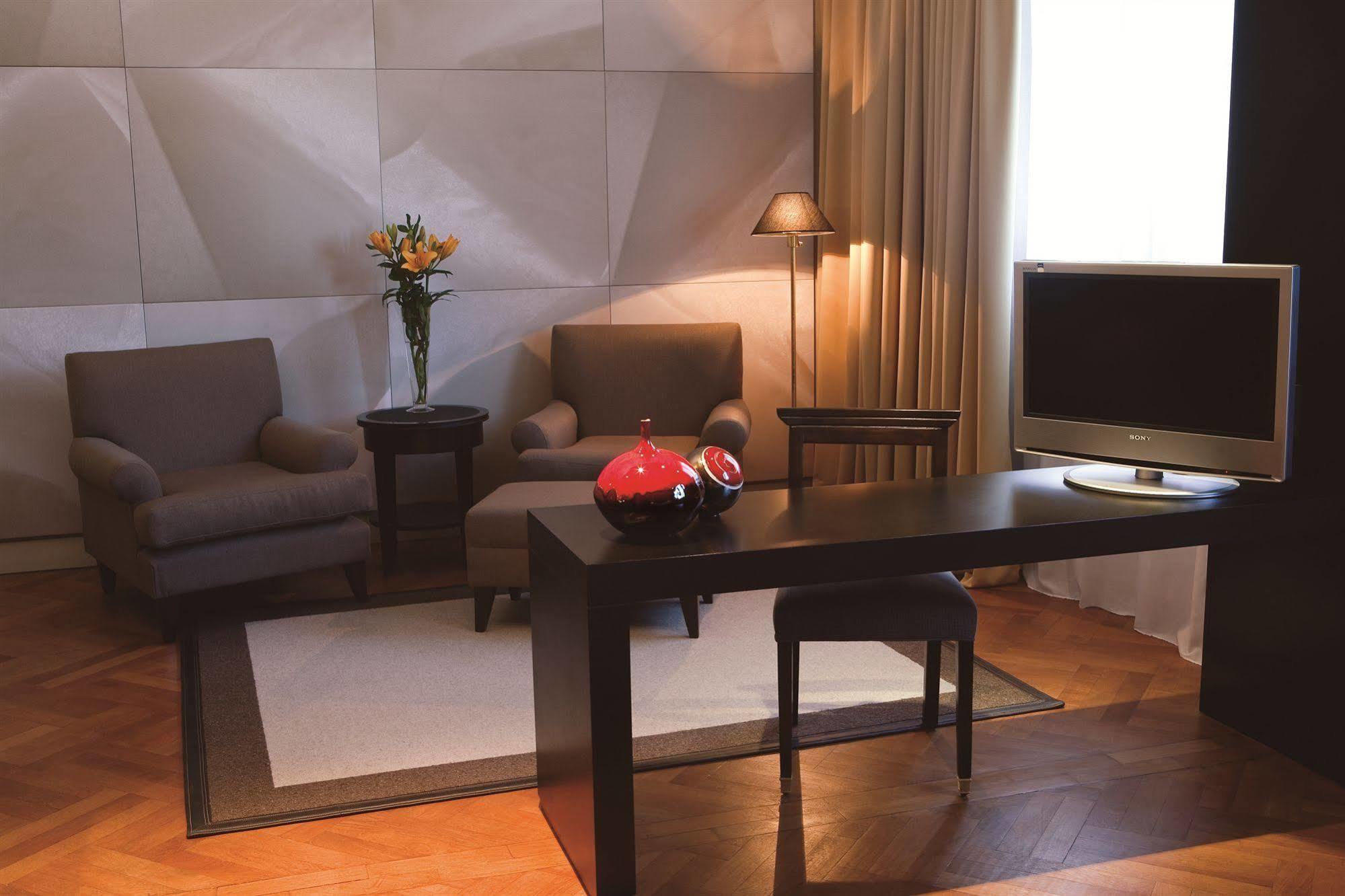 Nh Collection Buenos Aires Crillon Hotel Bilik gambar